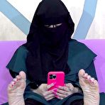 First pic of Lazy bitch in niqab loves hard dick | PornCZ.com