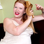 First pic of Over 30 redhead Madison Young brushes her hair before showing her pregnant bod