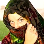 First pic of Indian MILF gets totally naked while changing her clothing on a lawn