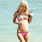 Second pic of Beach voyeur spies wet blonde babe Uma Jolie and her phat ass in bikini