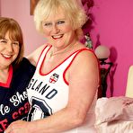 First pic of Mature woman Claire Knight has lesbian sex with a fatty on her bed