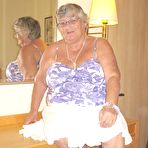 First pic of Fat British nan Grandma Libby completely disrobes while in a hotel room