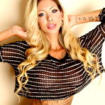 Second pic of Slim glam model Chanel teases in a crop top and cutoff denim shorts