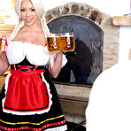 First pic of Octokuro dresses up as a sexy Oktoberfest barmaid for sensational sex