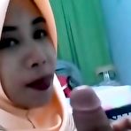 Second pic of Bokep Indo - Guru Hijab Sepong Selingkuhannya - EPORNER