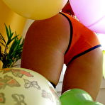 Fourth pic of CamVivian Solo Girl | Vivian Sexy games with balloons and weights