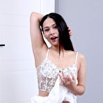 Second pic of Stunning18 - SILVER POUF with [vars:model_name]