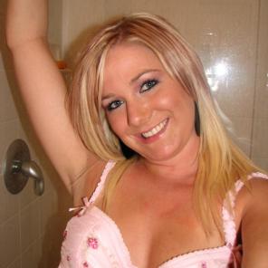 Cute Blonde Girlfriend Stripping Her Bra #377056